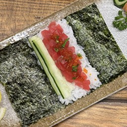 HL03 Hand roll maguro yokke sauce
