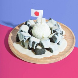 โทสต์โชคุปังชาร์โคลนมฮอกไกโด+ไอศครีม