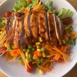 สลัดไก่เผ็ด