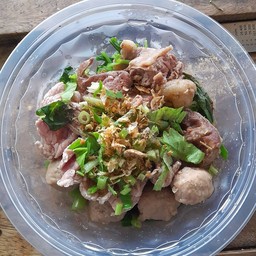 ก๋วยเตี๋ยวหมูตุ๋น