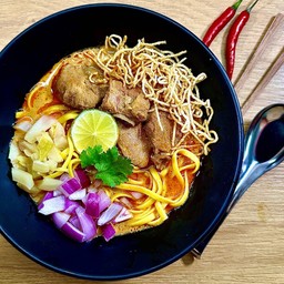 ข้าวซอยซี่โครงหมู