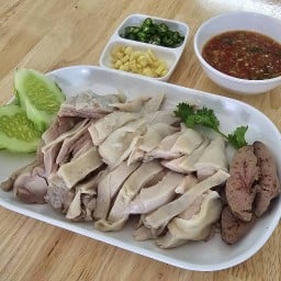 ข้าวมันไก่ท่าสะอ้าน