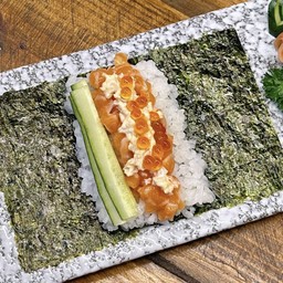 HL02 Hand Roll salmon sauce cheese