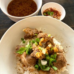 ข้าวหน้าหมูตุ๋น