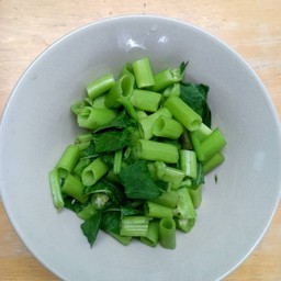 ผักบุ้งลวก