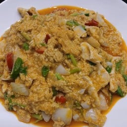 ผัดผงกะหรี่ กับข้าว