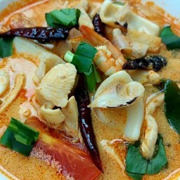 เซ็ทข้าวไข่เจียวหมูสับ+ต้มยำรวมมิตร (ระบุน้ำใส,น้ำข้นตามชอบ)