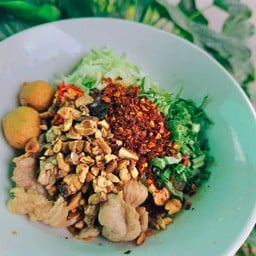 ก๋วยเตี๋ยวน้ำแดงแห้ง