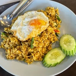 ข้าวคลุกเครื่องแกงหมูนุ่ม