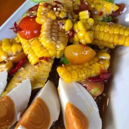 ตำข้าวโพดไข่เค็ม