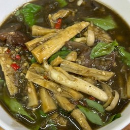 แกงหน่อไม้น้ำย่านาง