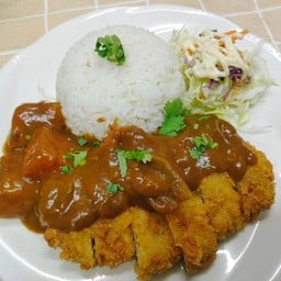 ข้าวหมูทอดทงคัตสึ ราดแกงกระหรี่