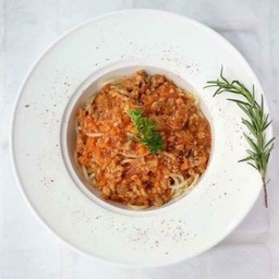 สปาเก็ตตี้ซอสมะเขือเทศหมู