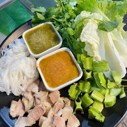 เมี่ยงหมูสามชั้น (เมนูนี้เหมาะกับคนที่ชอบทานหมูเนื้อเปื่อย หมูไม่เหนียวเคี้ยวละมุนเข้ากับน้ำจิ้มมาก)