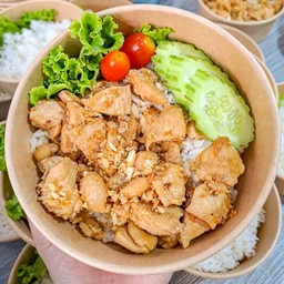 ไก่กระเทียม ราดข้าว