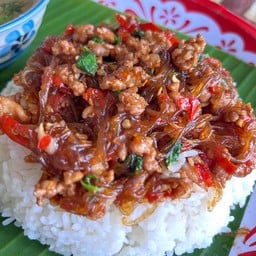 กะเพราหมูสับ+วุ้นเส้น