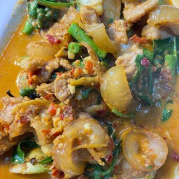 ผัดพริกแกงหมูป่า