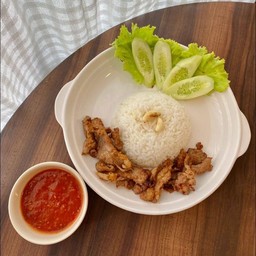 หมูกระเทียม ราดข้าว