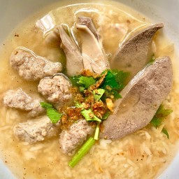ข้าวต้มหมู+เครื่องใน