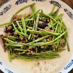 หน่อไม้ฝรั่งผัดหนำเลี๊ยบ (กับข้าว)