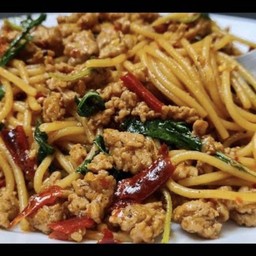 สปาเก็ตตี้,พาสต้าผัดกะเพราหมู
