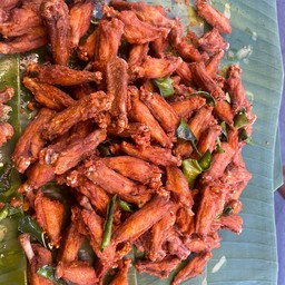 ไก่ตะเกียบทอดน้ำปลา L