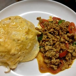 ข้าวคั่วกลิ้งเนื้อสับ