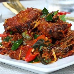 ปลาดุกทอดกรอบผัดพริกแกง