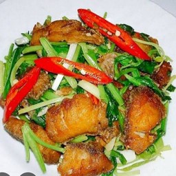 ปลาผัดคื่นช่าย