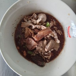 ก๋วยเตี๋ยวเนื้อ น้ำตก