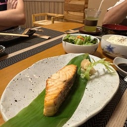 แซลม่อนย่าง