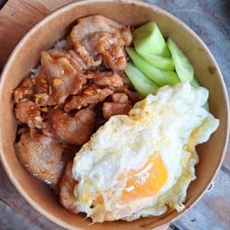 กะแล่วแต่กะเพรา (ฟรีไข่)