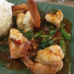 ข้าวกะเพรากุ้ง