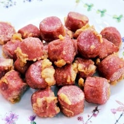 ไส้กรอกแดงทอดกรอบ - เขย่าผง
