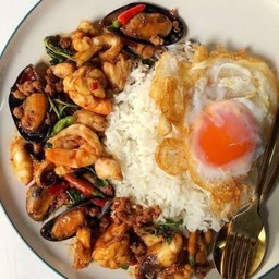 ข้าวกระเพรารวมทะเล