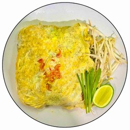 ผัดไทยห่อไข่ (Pad-Thai wrap in egg)