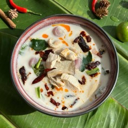 ต้มข่าไก่ "Thai Chicken Coconut Soup"
