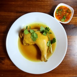 ไก่ต้มน้ำปลา (กับข้าว)