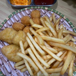 เฟรนฟราย+นักเกต+ไก่ป็อป