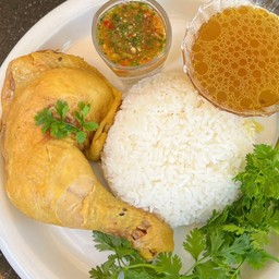 ไก่ต้มน้ำปลา ส่วนน่องติดสะโพก