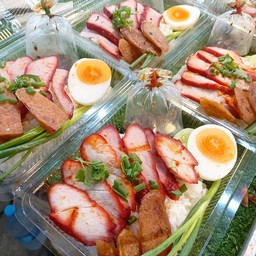 ร้านข้าวขาหมู หมูแดง หมูกรอบ ใต้สะพานลอยโลตัสแมคโครคลองครุ