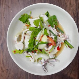 ยำปลาหมึก