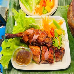 น่องเป็ดอบโอ่งชิ้นละ