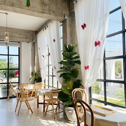Truth Coffee&poshtel