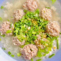 ข้าวต้มหมูสับ