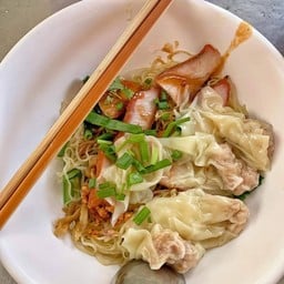 ก๋วยเตี๋ยวเกี๊ยวหมูกับหมูสับ