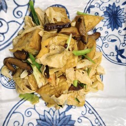 ผัดเต้าหู้ 炒腐皮豆腐