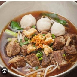 ก๋วยเตี๋ยวหมูตุ๋น