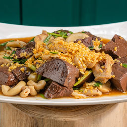 เลือดเป็ดผัดไส้ตัน