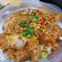 หมูกรอบคั่วพริกเกลือ ราดข้าว